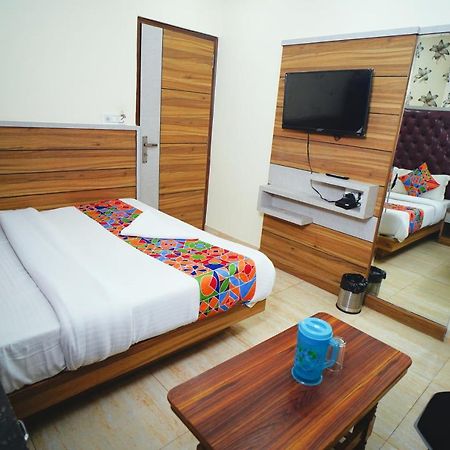 Hotel Delhi Darshan Deluxe-By Rsl Hospitality Nova Deli Exterior foto